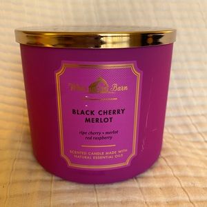 ✨B&BW Black Cherry Merlot 3-wick candle✨